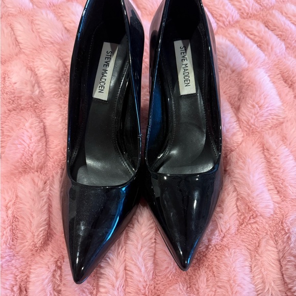 Steve Madden Glossy Black Heels - Picture 1 of 4